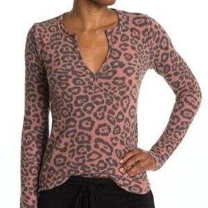 NEW Socialite Nordstrom Split Notch V-Neck Lightweight Fleece Rust Leopard